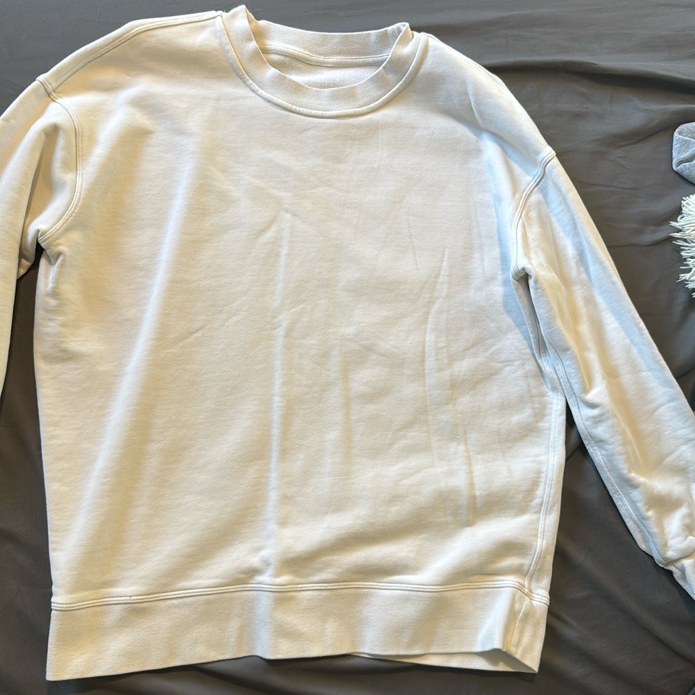LULULEMON sweatshirts